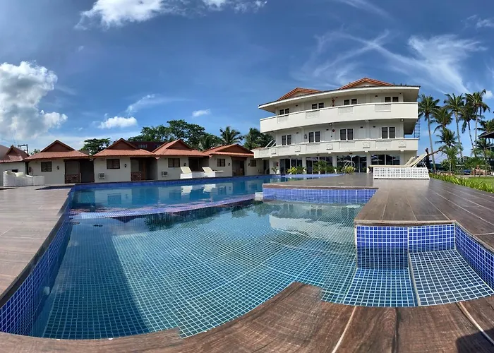 Shoreland Beach Resort By Cocotel